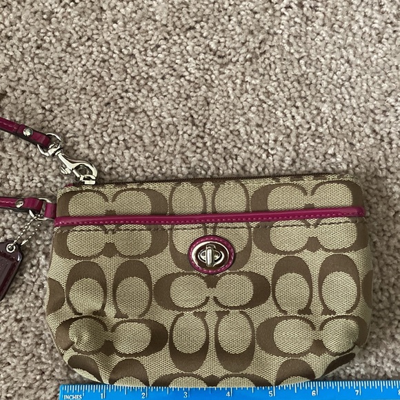 Coach Classic Pattern with Pink Accent Wristlet - Picture 7 of 8
